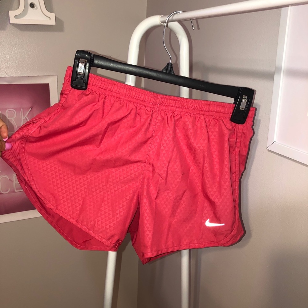 XS Hot Pink Nike Shorts💗